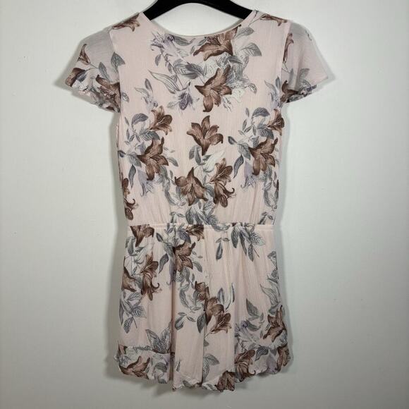 One Clothing Floral Shorts Romper Medium Blush Pink Printed Summer Cute - Picture 4 of 7